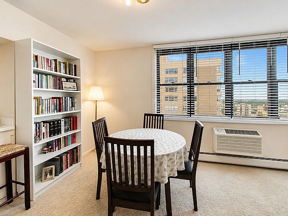 5th image of 6325 N Sheridan Rd APT 2106