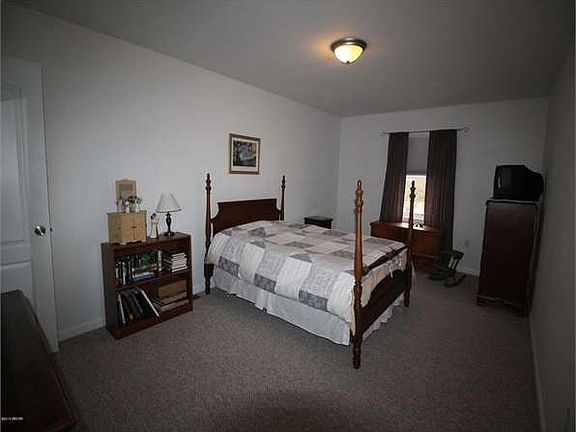 2nd image of 2709 Lincoln Dr