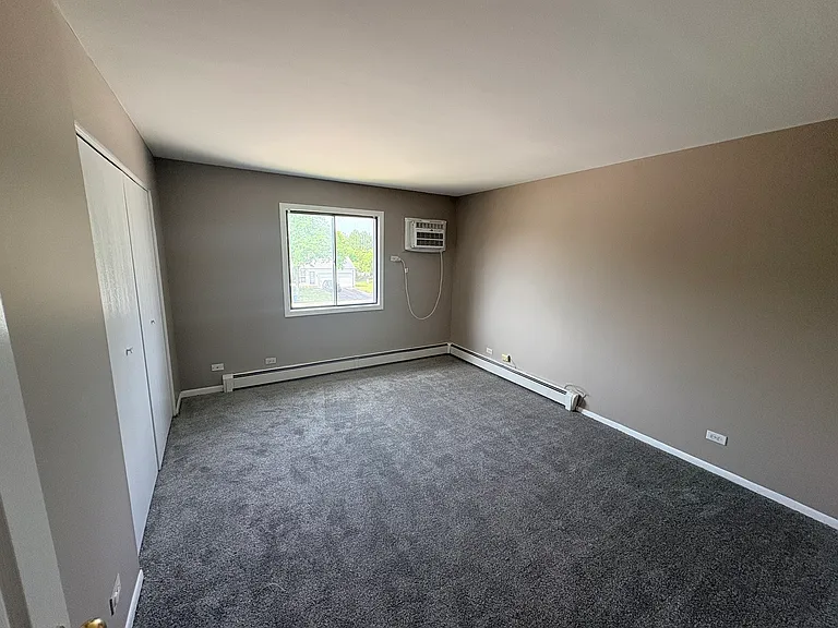 386 Echo Ln #4 — Photo 6