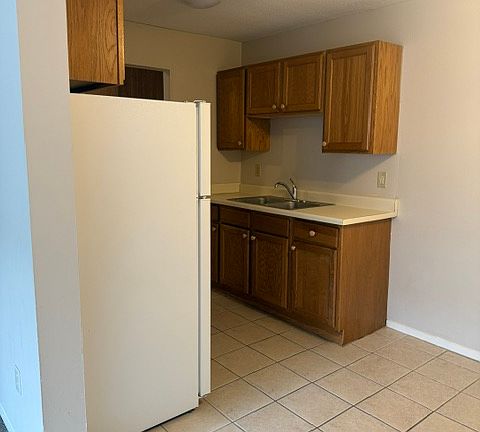 3rd image of 2100 Aldrich Ave S APT 104