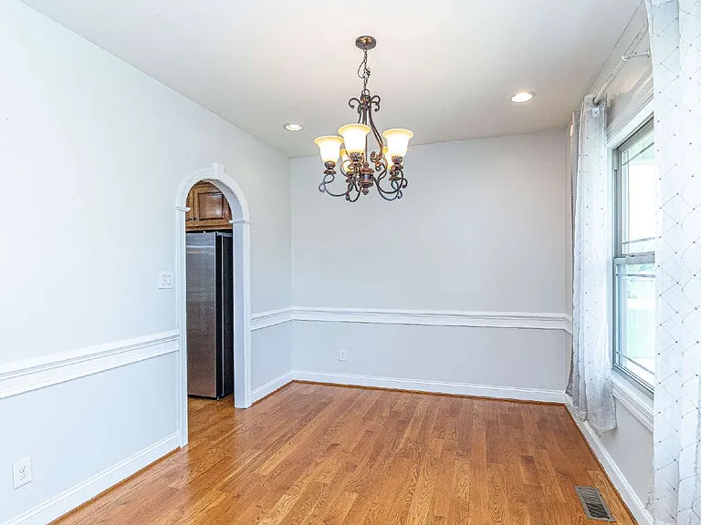 303 Glenn Laurel Dr — Photo 5