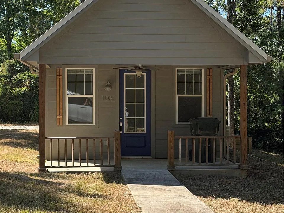 103 Susan St