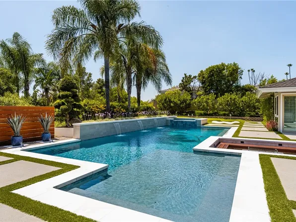 1852 Las Brisas Dr, Santa Ana, CA 92705