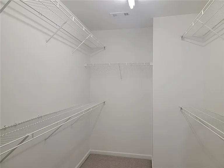 2448 Fairlie Dr — Photo 13