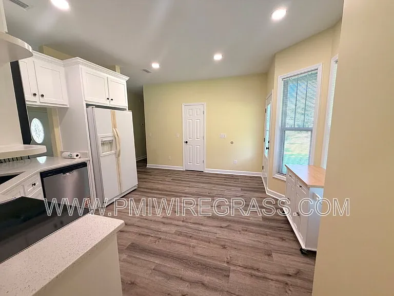 326 Golf View Dr — Photo 5