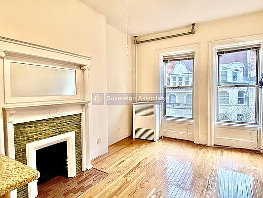 1st image of 318 W 107th St APT 4