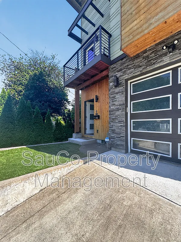 3 bed, 3.0 bath, 2006 sqft, $3,550 — Photo 3