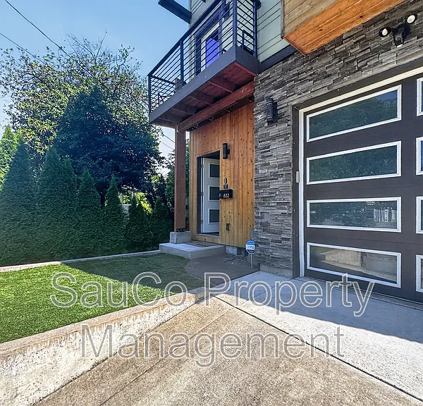 832 SE Cedar St — Photo 3