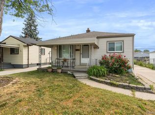 24690 Lexington Ave, Eastpointe, MI 48021