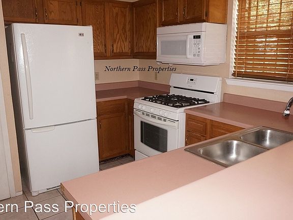 5th image of 802 Derrickson Dr