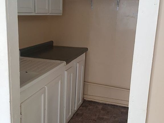2nd image of 516 Smith Ave S #Basement