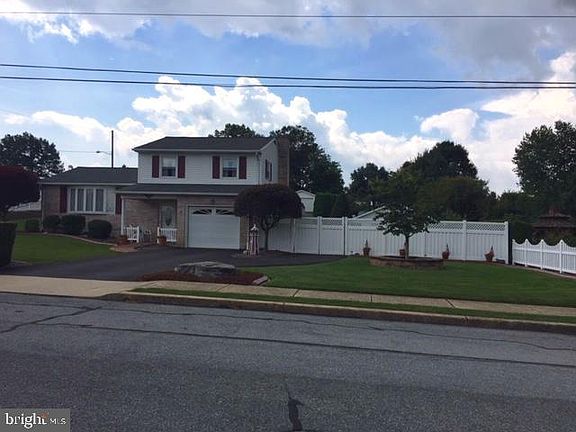 5th image of 610 Lyman Ave