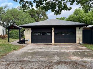 104 Bluebird Lane, Highland Haven, TX 78654