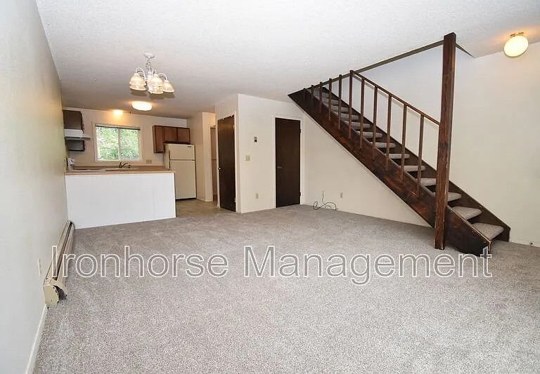 530 N Rouse Ave #3 — Photo 3