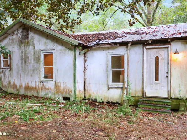 54 Ida Reyer Rd, Poplarville, MS 39470