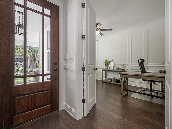 5th image of 1010 E Broad St