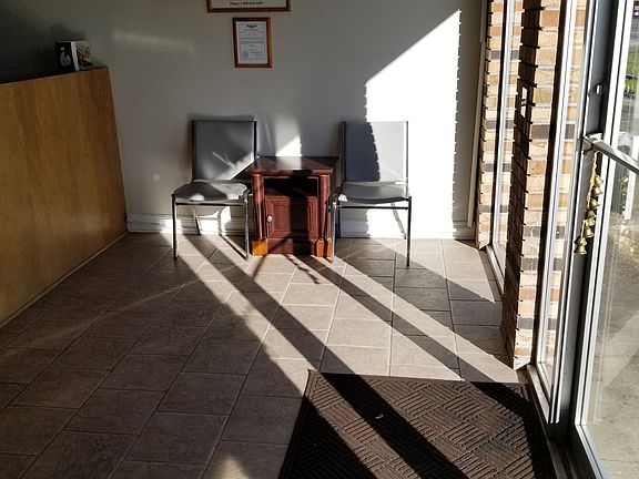 4th image of 303 Memorial Blvd #303