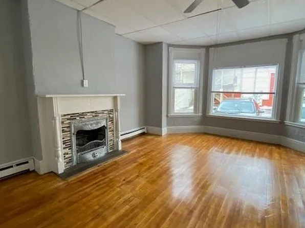 78 West St APT 1L, Worcester, MA 01609