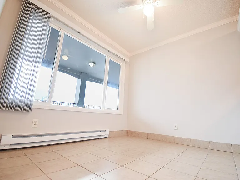Vista Hills Apartments — Photo 11