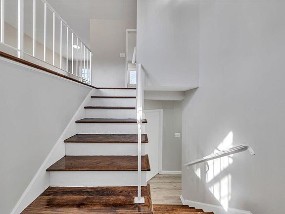 3rd image of 4639 Girard Dr