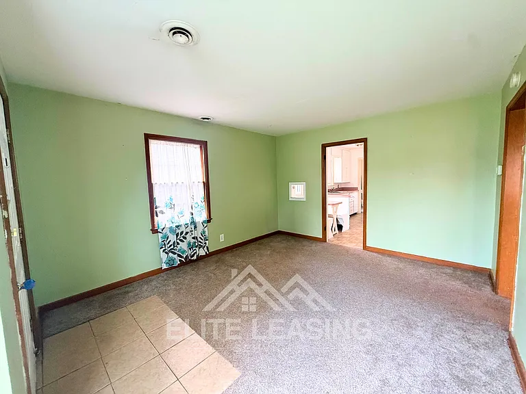 1521 SW Lincoln St — Photo 2