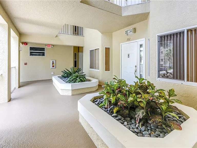 7622 Pebble Creek Cir #102 — Photo 19