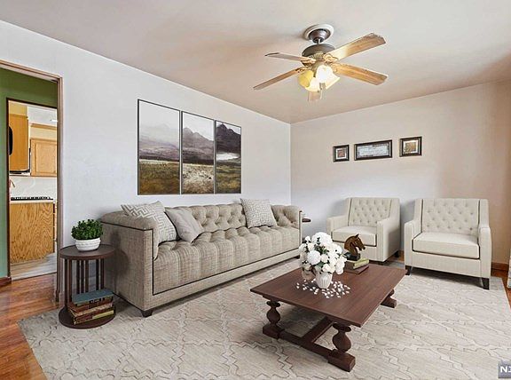 3rd image of 7 Fisher Pl