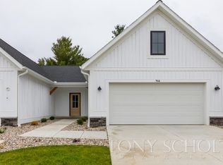 966 Harper Woods Dr UNIT 1, Byron Center, MI 49315