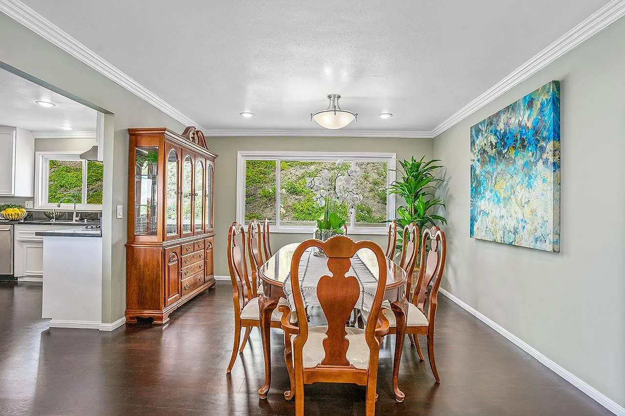4 bed, 2056 sqft, $6,500 — Photo 4