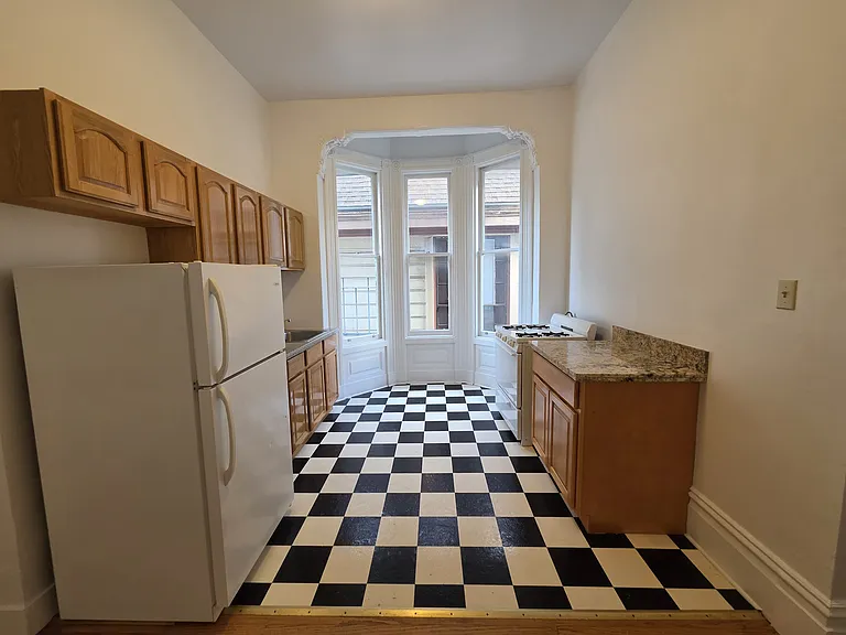 1126 Guerrero St #8 — Photo 4