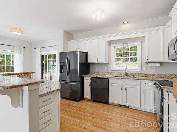 4th image of 5480 Liberty Hill Rd