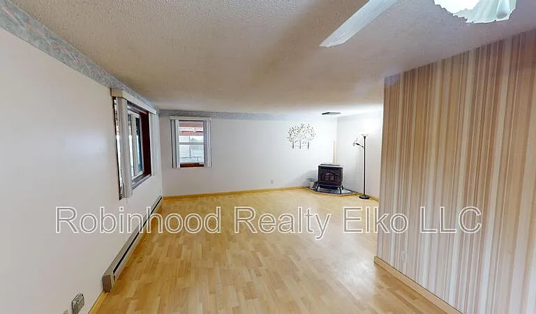 778 Lamont Dr — Photo 7