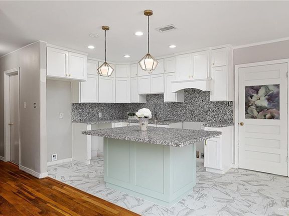 5th image of 429 Quince Cir