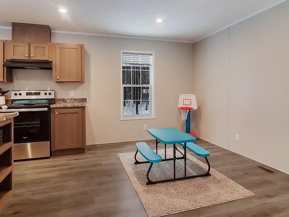 2nd image of 18898 Lakewood Cir