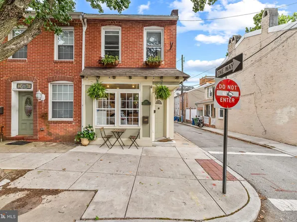 2317 Fleet St, Baltimore, MD 21224