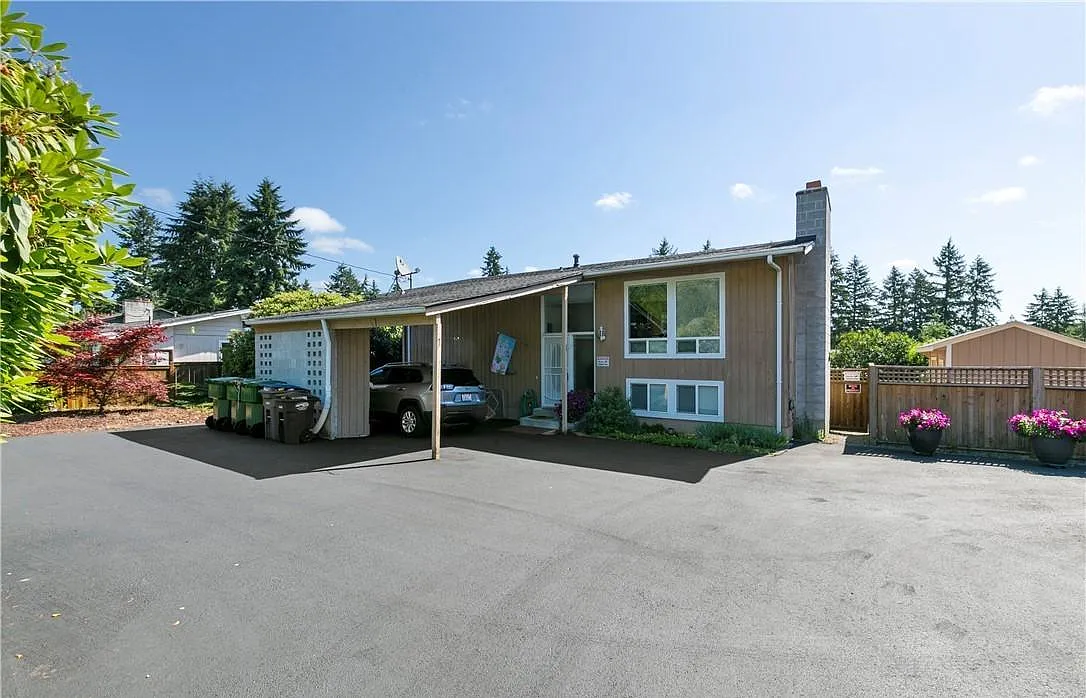 4 bed, 1920 sqft, $3,100 — Photo 1