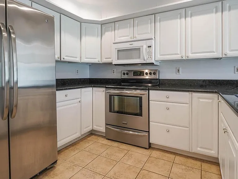 45 Queen Neva Ct #B — Photo 13