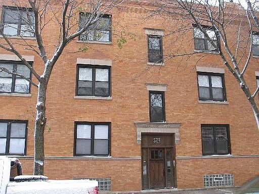1st image of 3737 N Leavitt St APT 3S