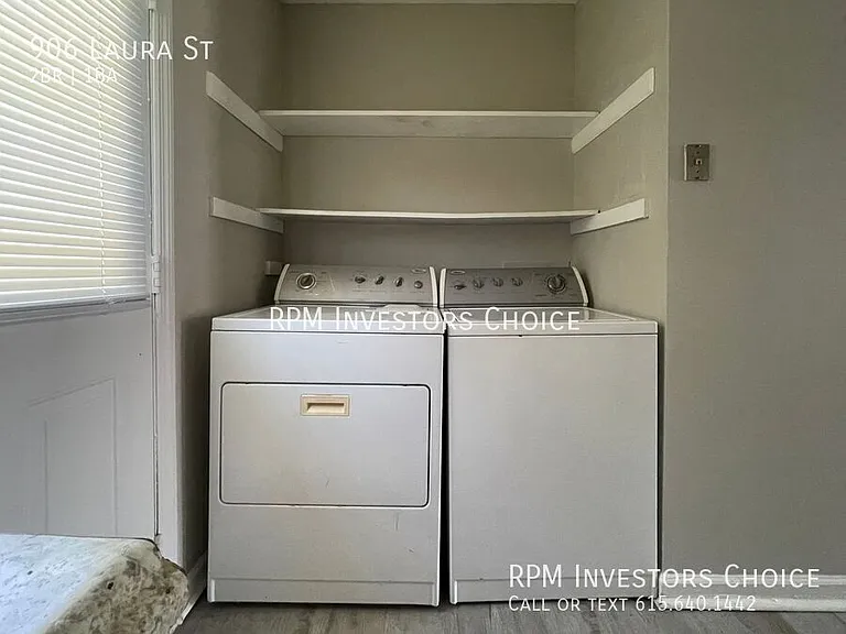 906 Laura St — Photo 7