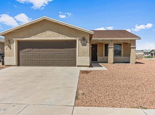 1001 Villa Seca Dr, Horizon City, TX 79928