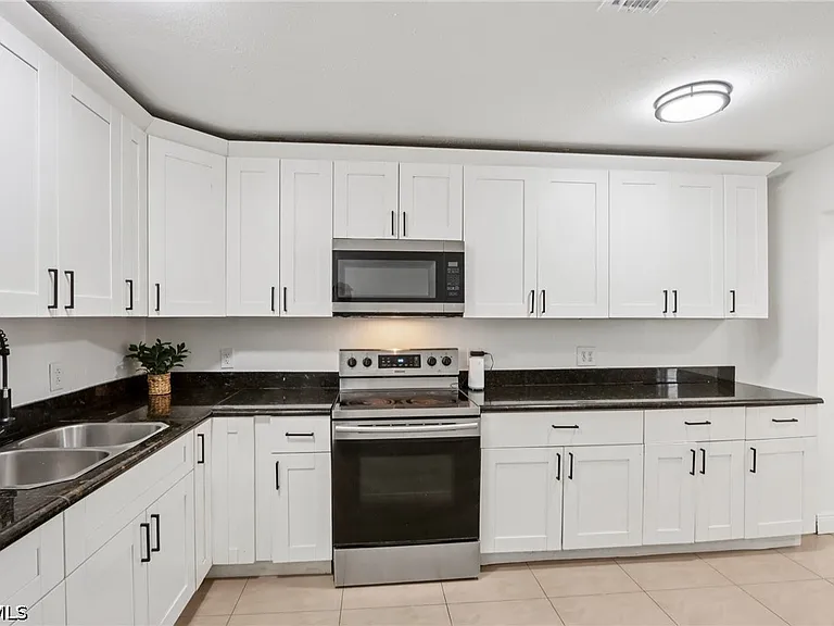 89 Cabana Ave — Photo 2