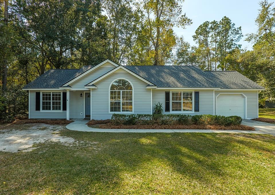 1st image of 240 Parkview Cir