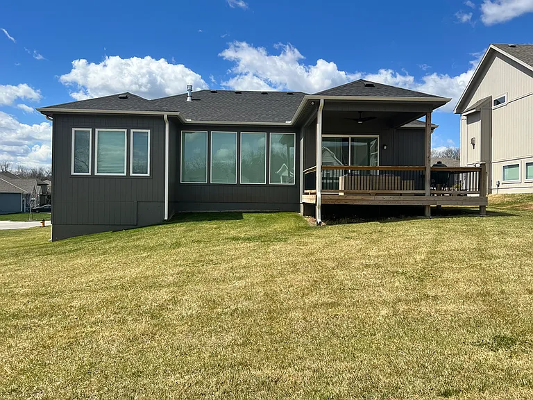 11009 S Millstone Dr — Photo 2