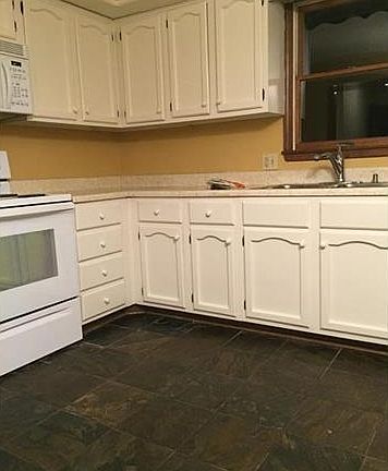 2nd image of 506 S Mulberry St