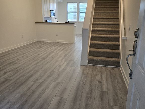 3rd image of 175 Cahill Park Dr