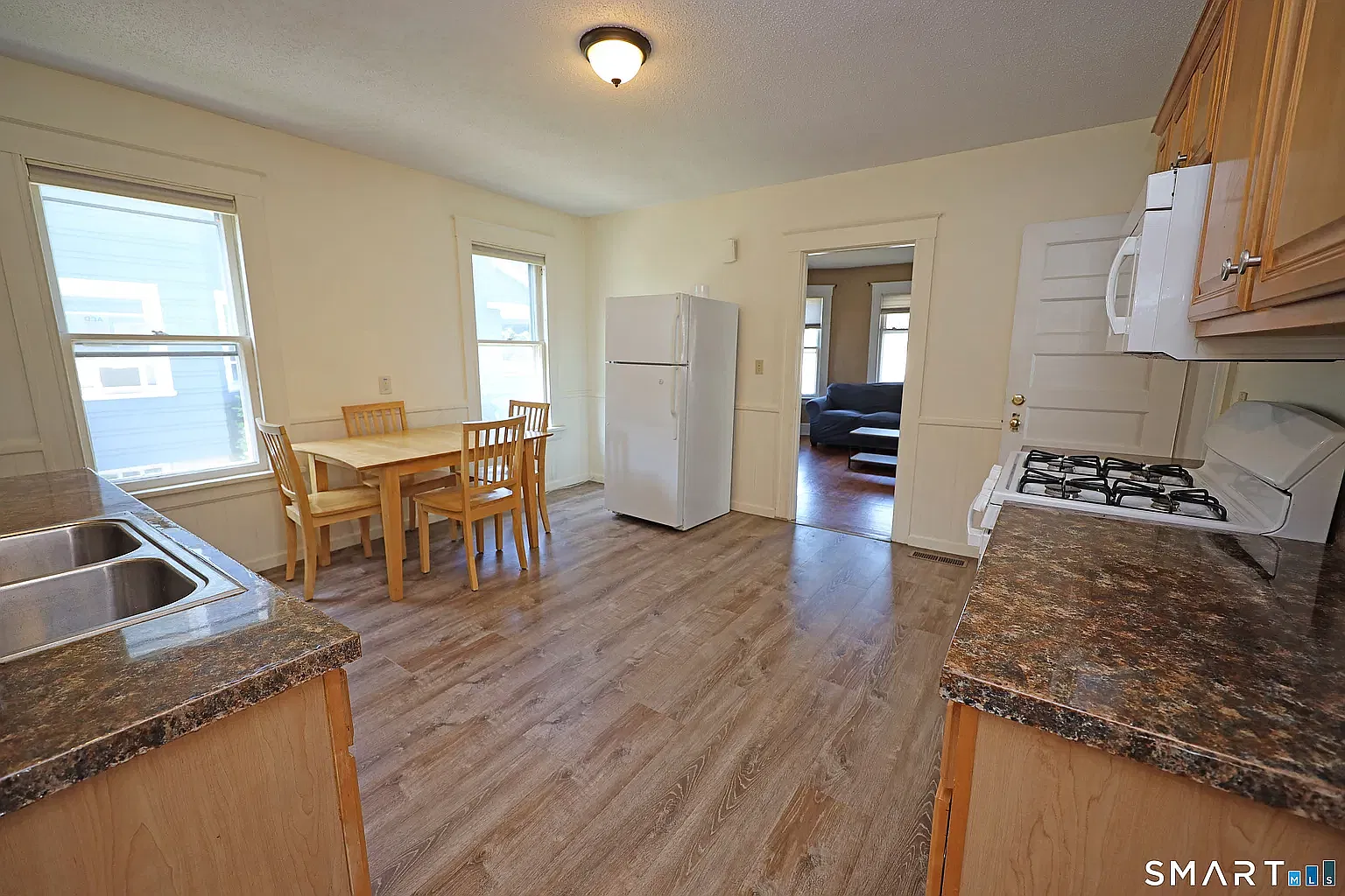 81 Sefton Dr — Photo 3