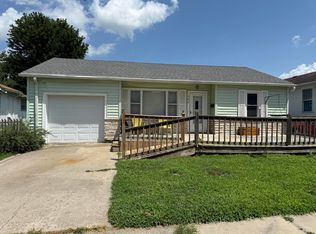 766 S English Ave, Marshall, MO 65340