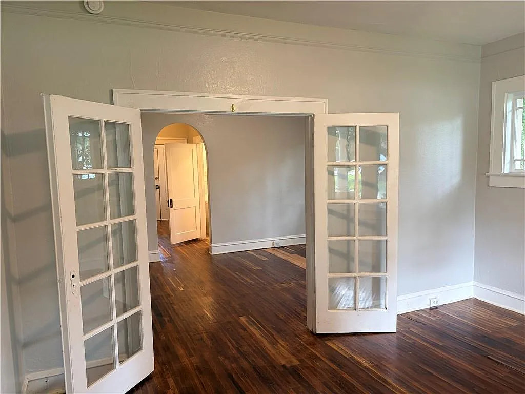 1 bed, 1.0 bath, 1078 sqft, $900 — Photo 3