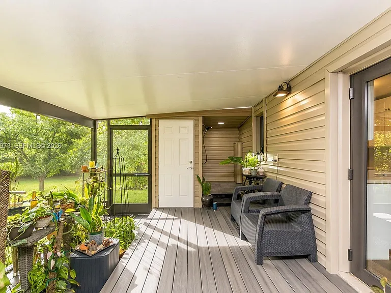 633 Mokena Dr — Photo 11