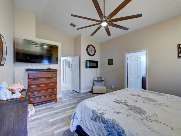 17912 SW 12th Ct, Pembroke Pines, FL 33029